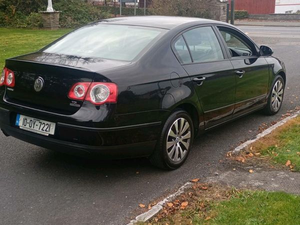 Volkswagen Passat Saloon, Diesel, 2010, Black