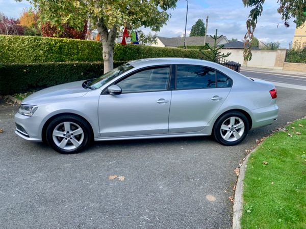 Volkswagen Jetta Saloon, Petrol, 2015, Silver