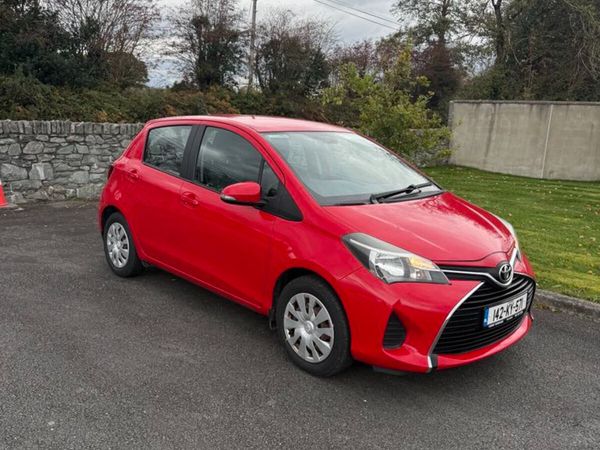 Toyota Yaris Hatchback, Petrol, 2014, Red