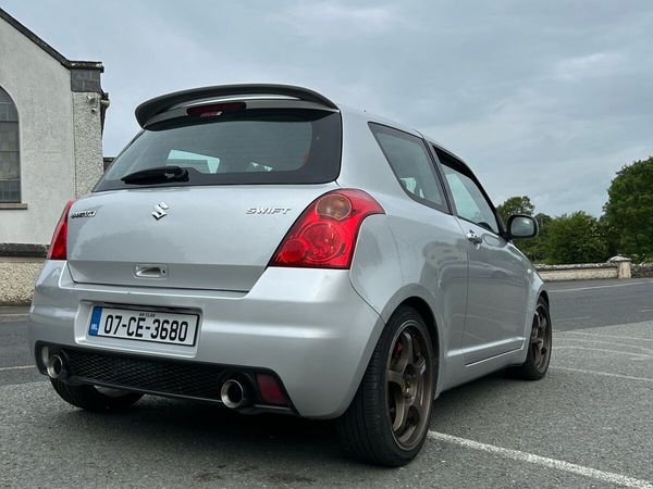 Suzuki Swift Hatchback, Petrol, 2007, Silver