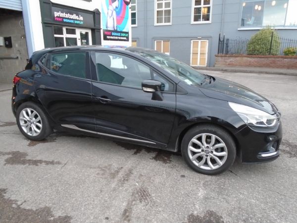 Renault Clio Hatchback, Petrol, 2017, Black