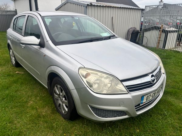 Opel Astra Hatchback, Petrol, 2007, Silver