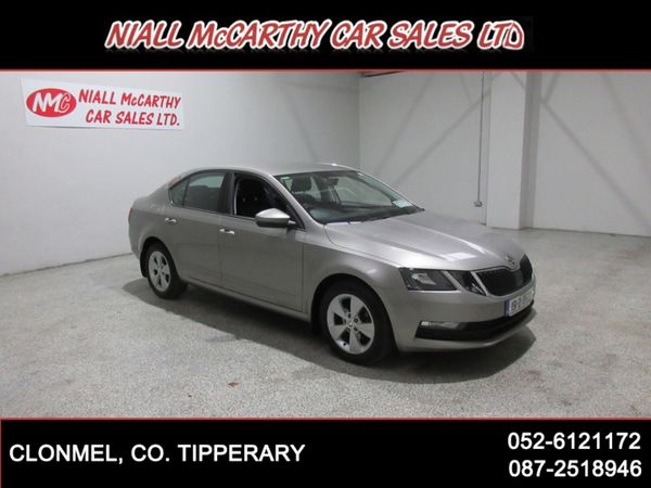 Skoda Octavia Hatchback, Diesel, 2019, Beige