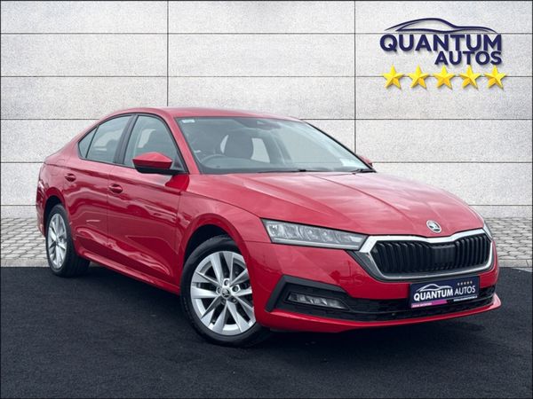 Skoda Octavia Hatchback, Petrol Plug-in Hybrid, 2022, Red