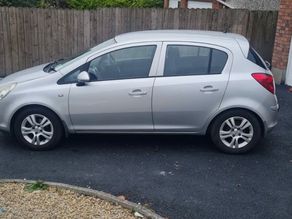Opel Corsa Hatchback, Petrol, 2010, Silver