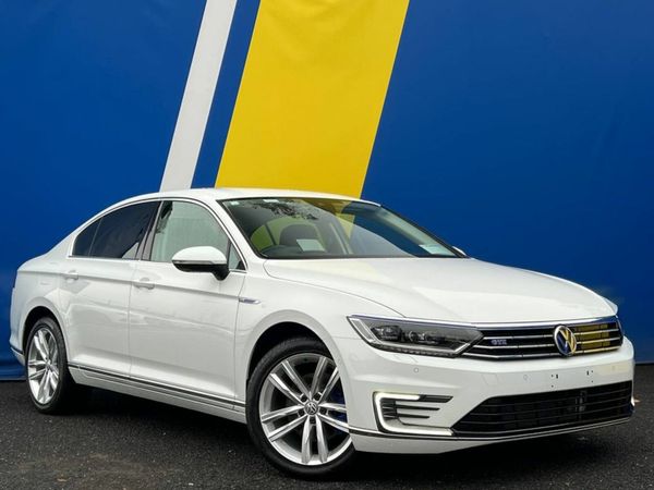 Volkswagen Passat Saloon, Petrol Plug-in Hybrid, 2016, White