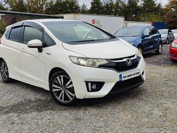 Honda Fit Hatchback, Petrol Hybrid, 2016, White