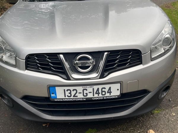 Nissan Qashqai Hatchback, Diesel, 2013, Silver
