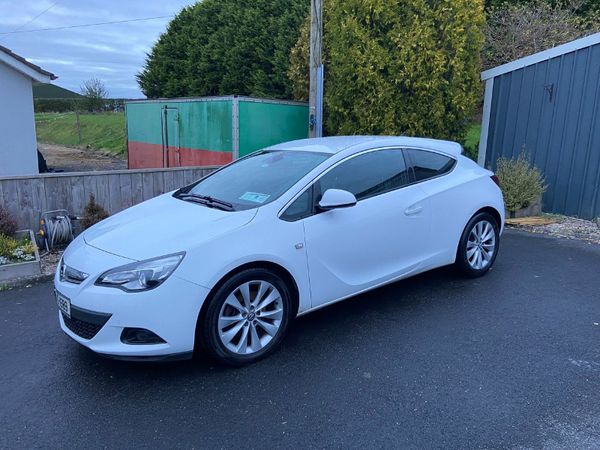 Opel Astra Hatchback, Diesel, 2015, White