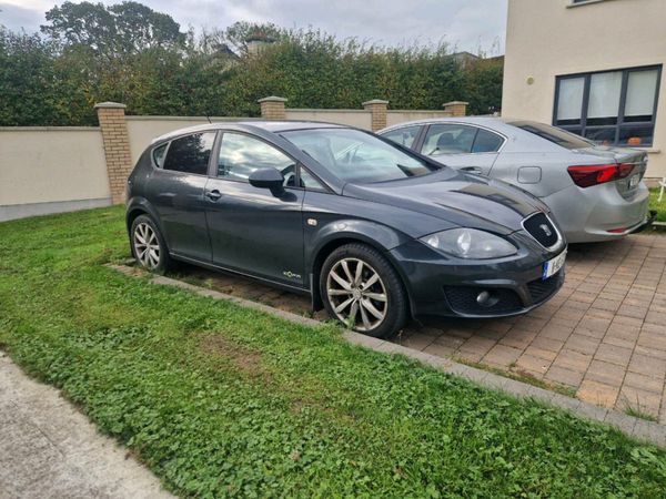 SEAT Leon Hatchback, Diesel, 2011, Grey