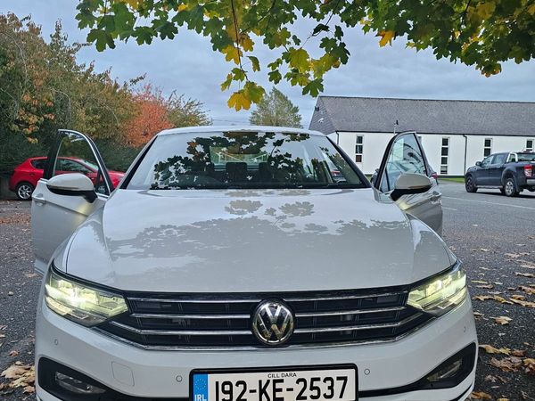 Volkswagen Passat Saloon, Diesel, 2019, White