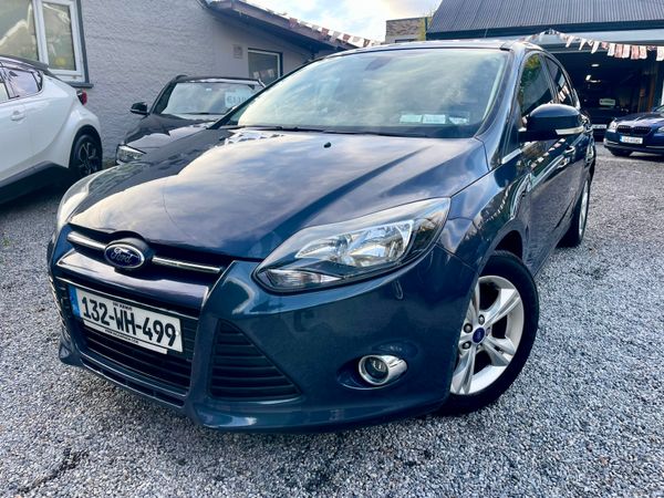 Ford Focus Hatchback, Petrol, 2013, Grey