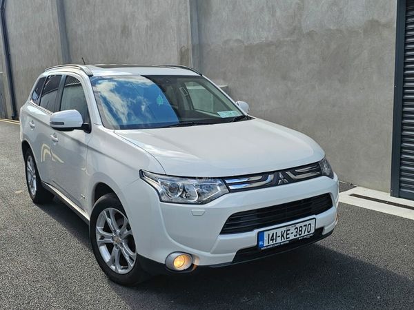Mitsubishi Outlander SUV, Diesel, 2014, White
