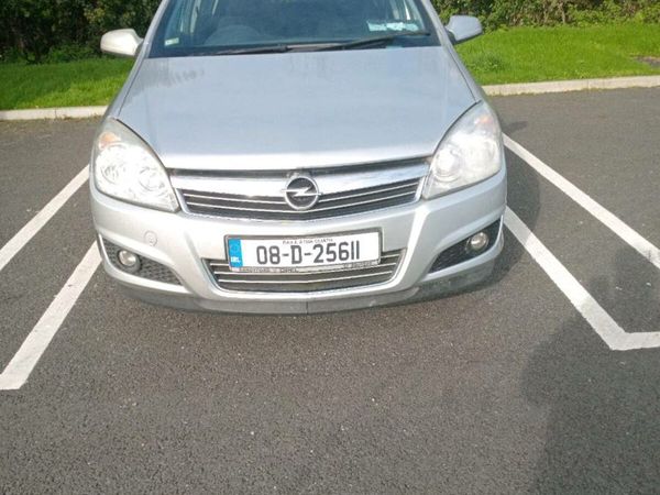 Opel Astra Hatchback, Petrol, 2008, Silver