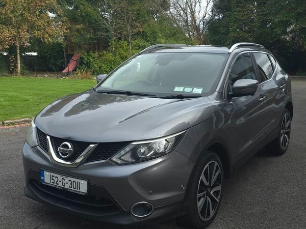 Nissan Qashqai Hatchback, Diesel, 2015, Grey