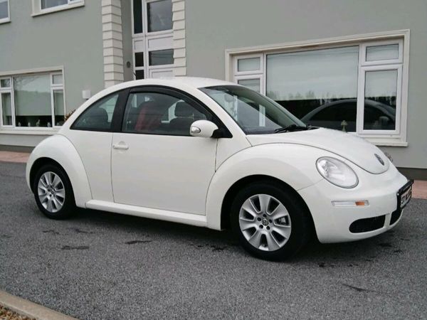 Volkswagen Beetle Hatchback, Petrol, 2007, White