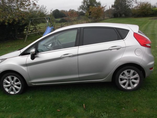 Ford Fiesta Saloon, Diesel, 2010, Silver