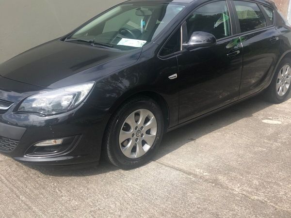 Vauxhall Astra Hatchback, Diesel, 2015, Black