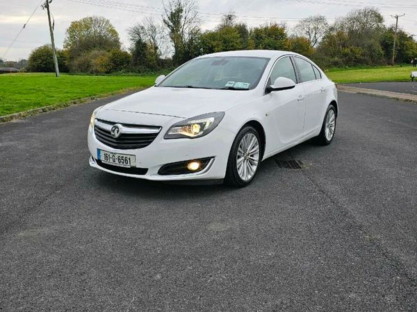 Vauxhall Insignia Hatchback, Diesel, 2016, White