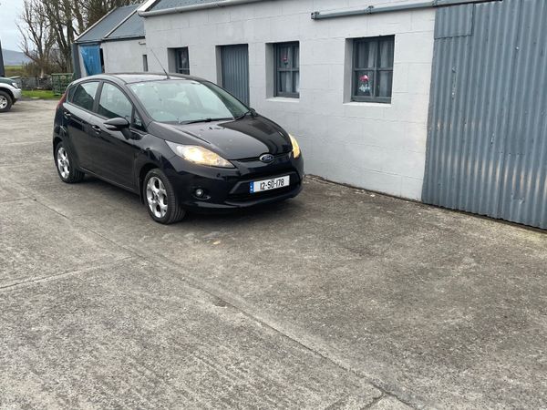 Ford Fiesta Hatchback, Petrol, 2012, Black