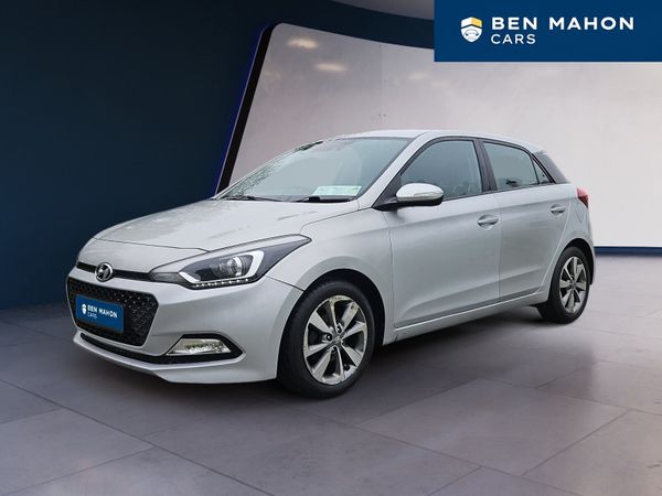 Hyundai i20 Hatchback, Petrol, 2016, Silver