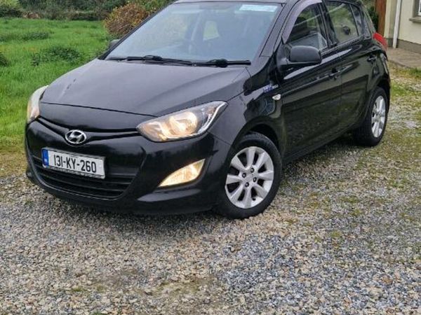 Hyundai i20 Hatchback, Diesel, 2013, Black