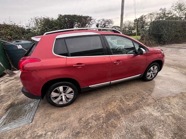 Peugeot 2008 SUV, Petrol, 2015, Red