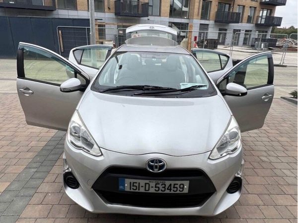Toyota Aqua Hatchback, Petrol Hybrid, 2015, Silver