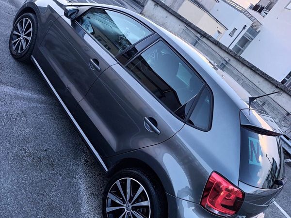 Volkswagen Polo Hatchback, Petrol, 2013, Grey