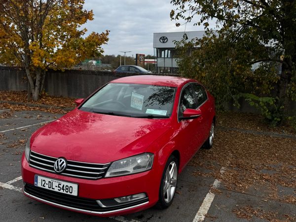 Volkswagen Passat Saloon, Diesel, 2012, Red