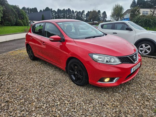 Nissan Pulsar Hatchback, Diesel, 2015, Red