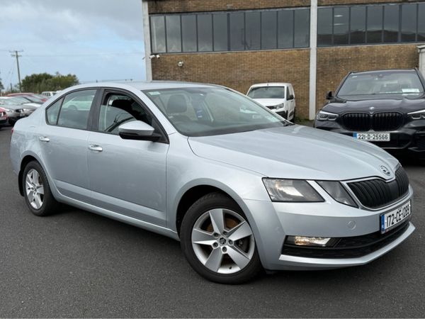 Skoda Octavia Hatchback, Diesel, 2017, Silver