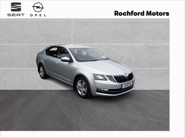 Skoda Octavia Hatchback, Petrol, 2019, Grey