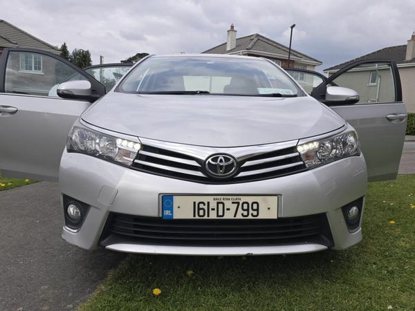 Toyota Corolla Saloon, Diesel, 2016, Silver
