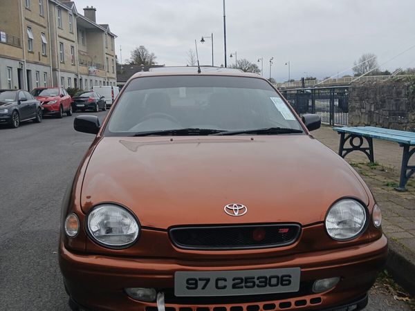 Toyota Corolla Hatchback, Petrol, 1997, Red