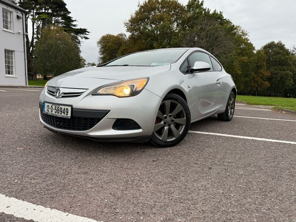 Vauxhall Astra Hatchback, Petrol, 2012, Silver