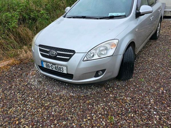 Kia Ceed Hatchback, Diesel, 2009, Silver
