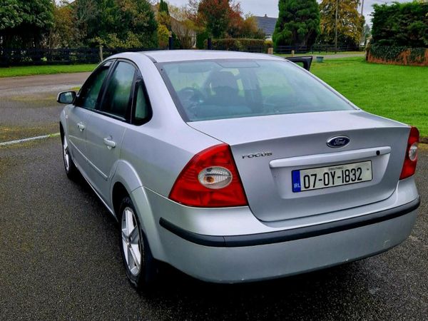 Ford Focus Saloon, Petrol, 2007, Silver