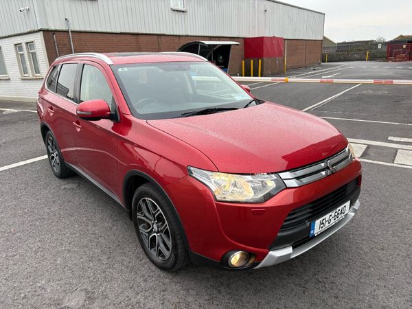 Mitsubishi Outlander SUV, Diesel, 2015, Red
