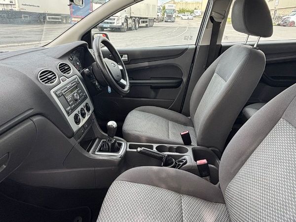 Ford Focus Hatchback, Petrol, 2007, Blue