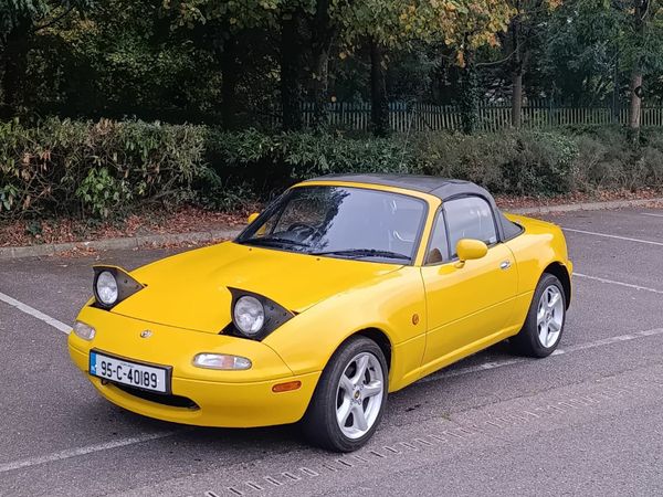 Mazda MX-5 Convertible, Petrol, 1995, Yellow