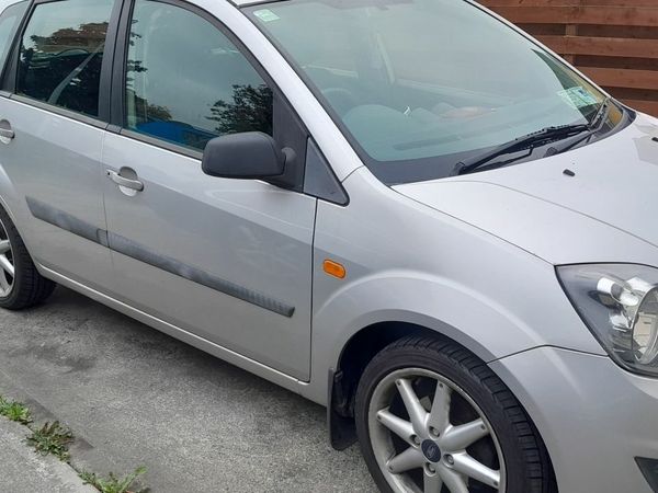Ford Fiesta Hatchback, Petrol, 2006, Silver