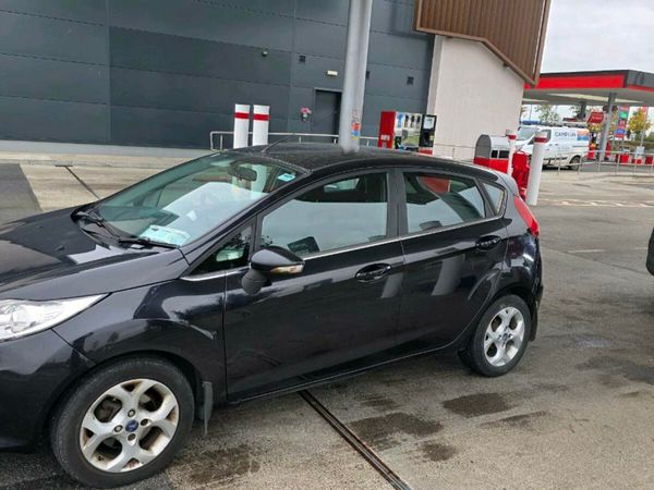 Ford Fiesta Hatchback, Diesel, 2010, Black