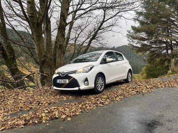 Toyota Yaris Hatchback, Petrol, 2015, White