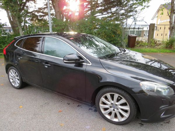 Volvo V40 Hatchback, Diesel, 2013, Black