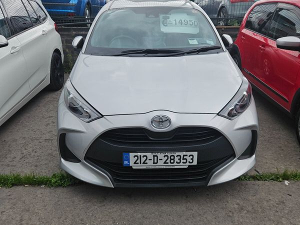 Toyota Yaris Hatchback, Petrol, 2021, Silver