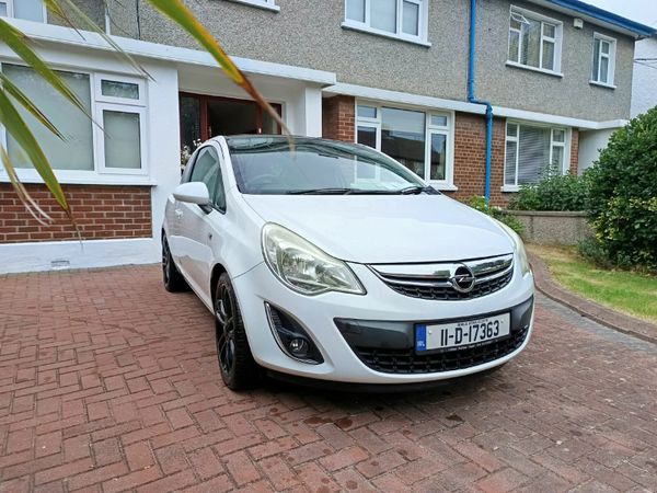 Opel Corsa Hatchback, Petrol, 2011, White