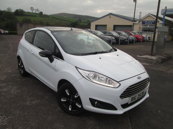 Ford Fiesta Hatchback, Petrol, 2016, White