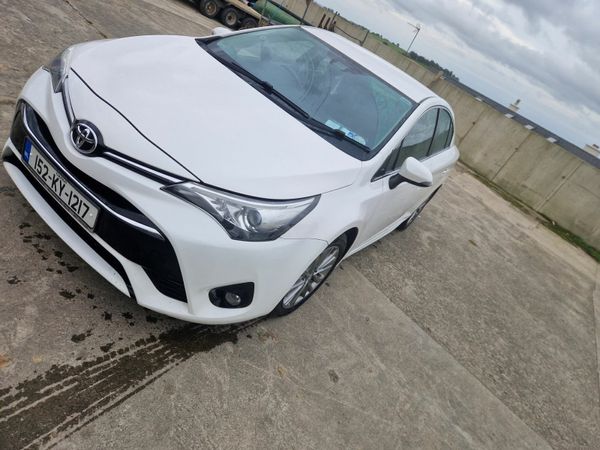 Toyota Avensis Saloon, Diesel, 2015, White