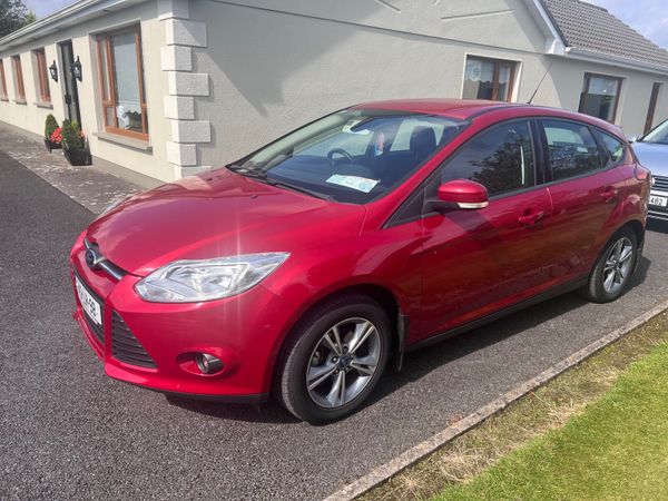 Ford Focus Hatchback, Diesel, 2014, Red